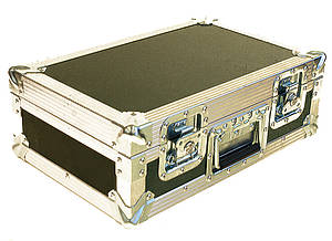 Hard case with castors for projectors weighing over 25kg